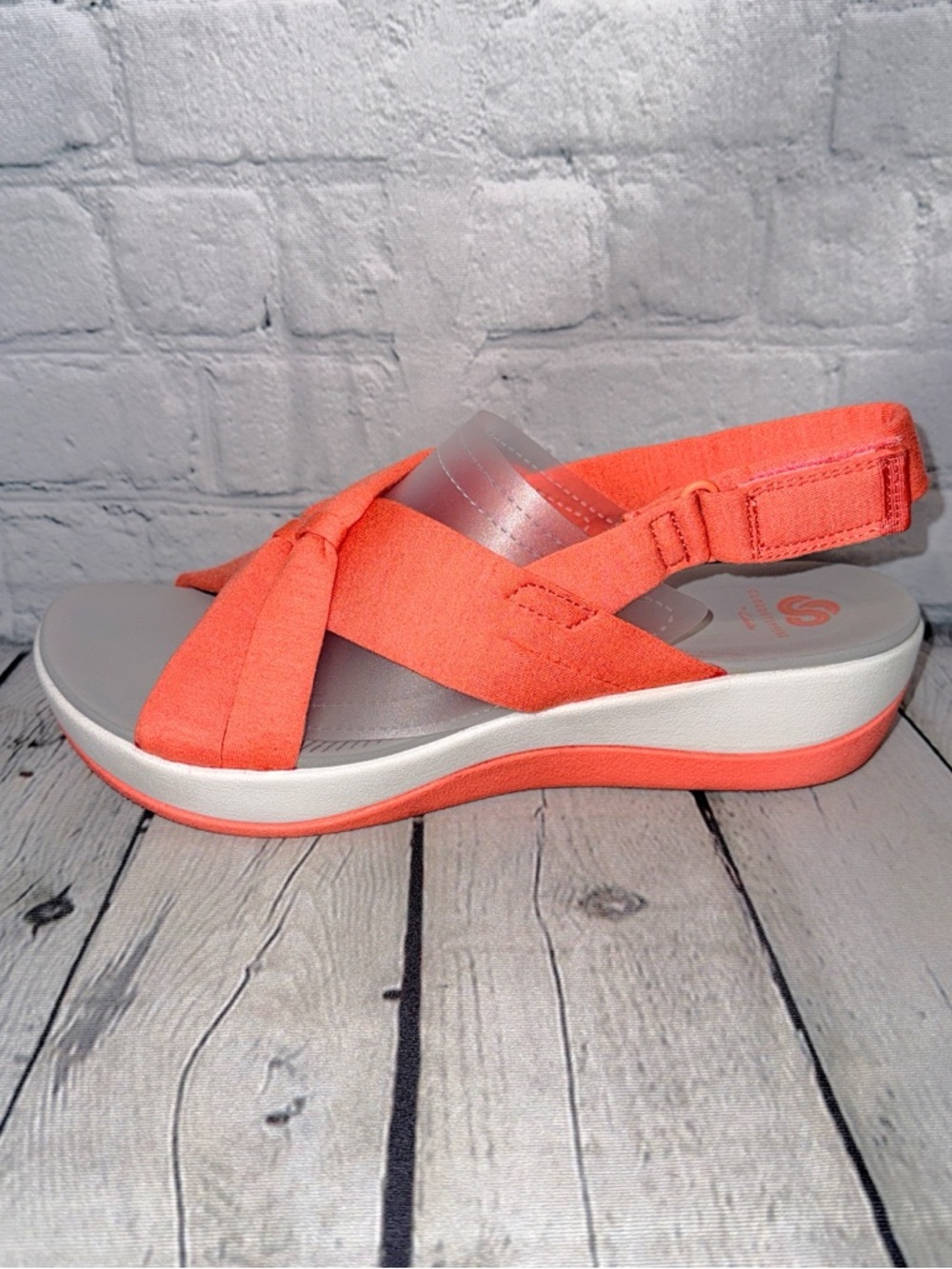 Clark’s Arla Belle Platform Sandals - Picture 6 of 9